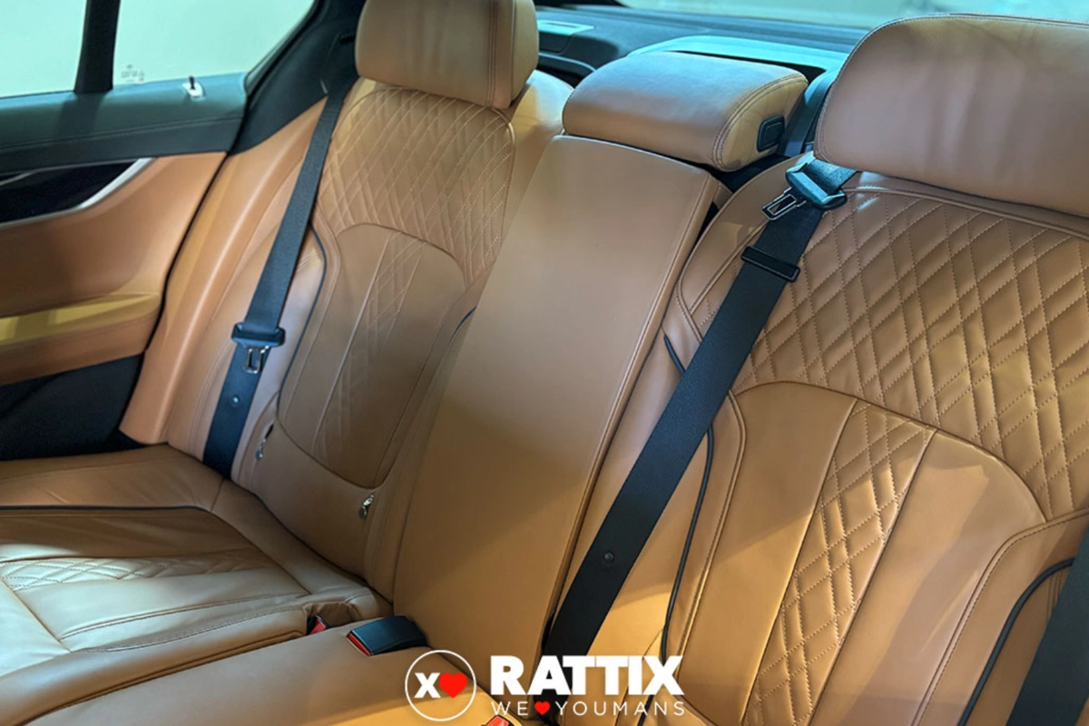 BMW Serie 7 G11 2019 745e auto